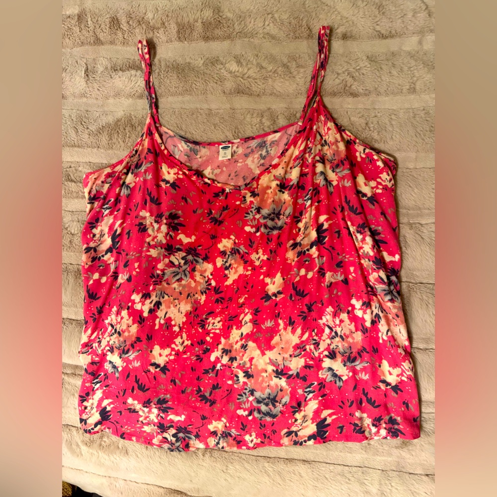 Floral Old Navy lightweight tank